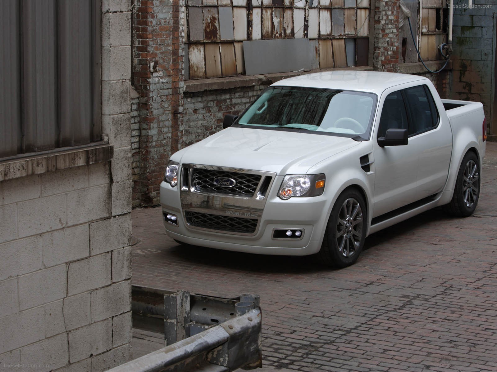 Ford Explorer Sport Trac (2005